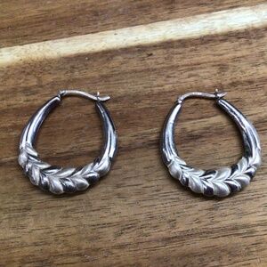 Sterling silver 925 leaf or wheat puffed  hoop earrings.  Great shape